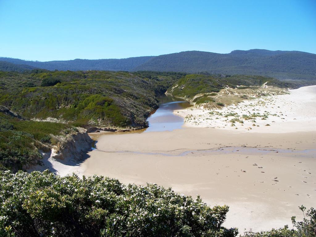 Cloudy Bay Beach House South Bruny ภายนอก รูปภาพ